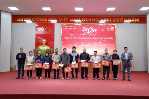 CHƯƠNG TRÌNH TẶNG QUÀ TẾT CHO CÁC HOÀN CẢNH KHÓ KHĂN  “TẾT BÍNH NGỌ - GIEO AN LÀNH’’